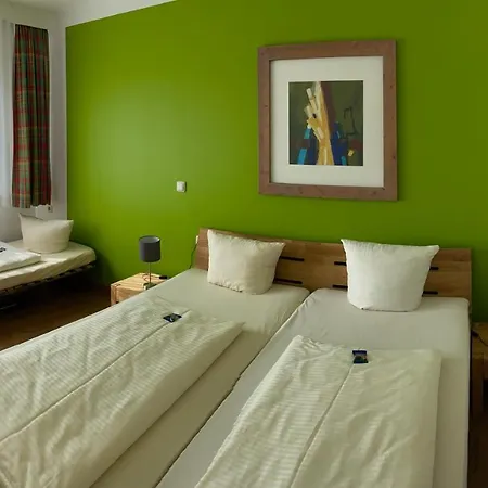 Hotel Frankenhoehe 3*