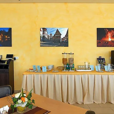 Otel Frankenhoehe Aurach