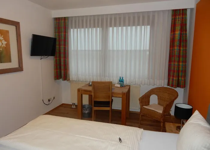 弗兰肯高地酒店 酒店