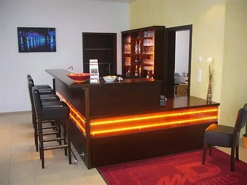 弗兰肯高地酒店 酒店 Aurach