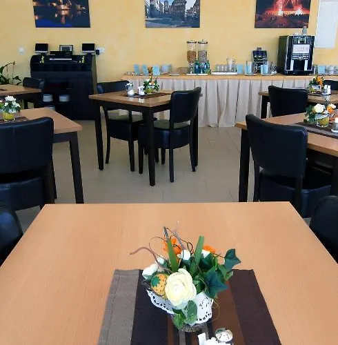 弗兰肯高地酒店 3* Aurach