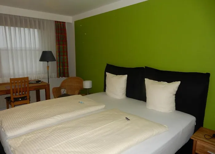 弗兰肯高地酒店 酒店 Aurach